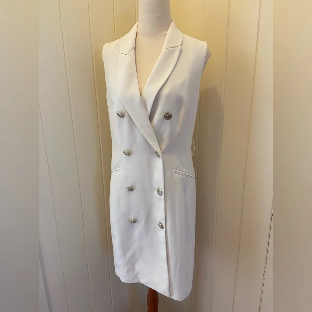 Portmans Size 8 White Long Vest with Golden Buttons Great for Corporate Wear - Picture 1 of 2